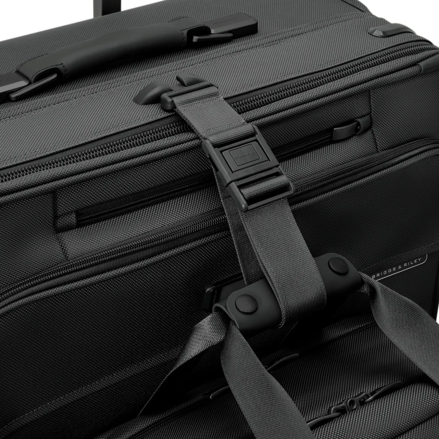 Briggs & Riley Baseline Compact 24" Checked Expandable Spinner