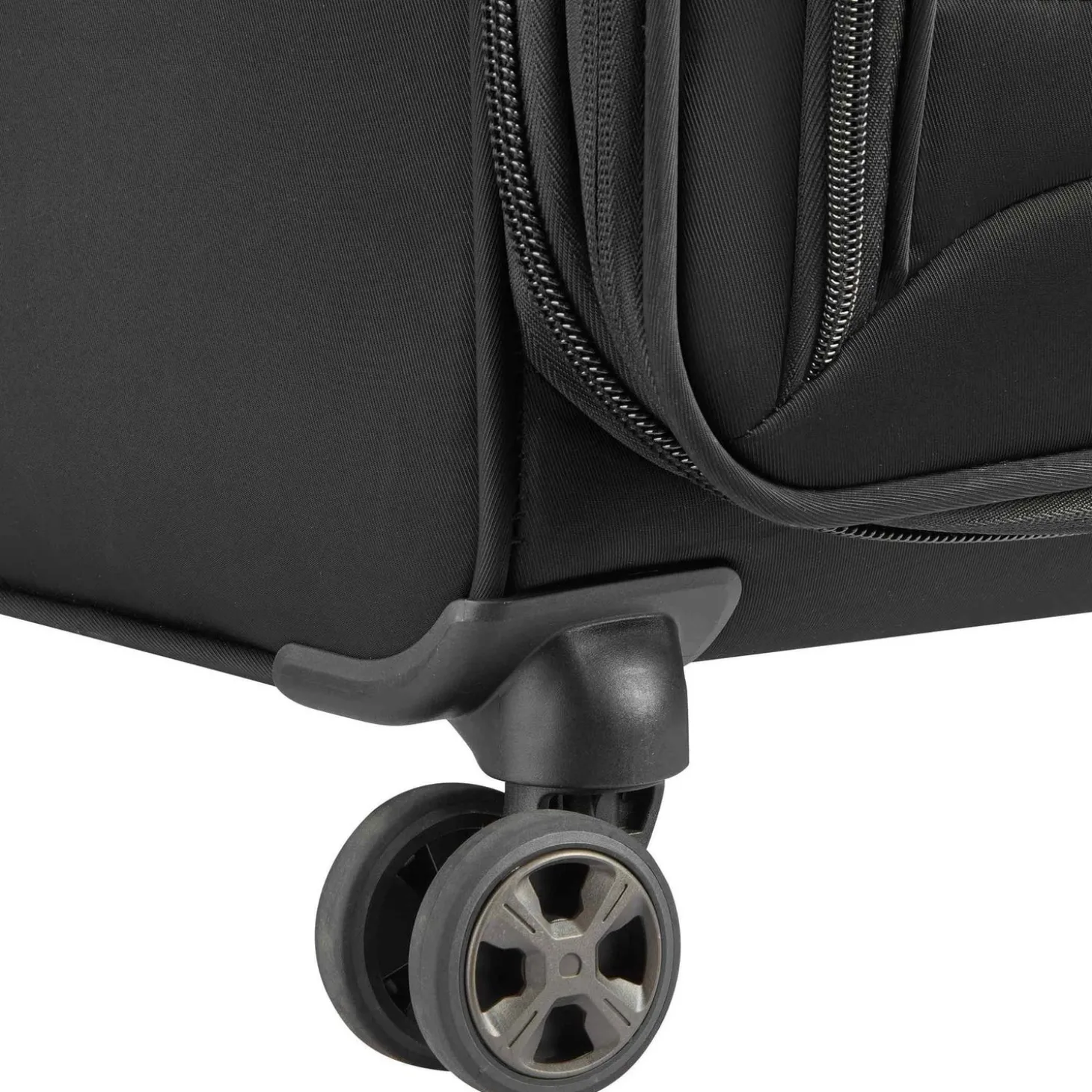 Delsey Cruise 3.0 Soft 28" Expandable Spinner Upright
