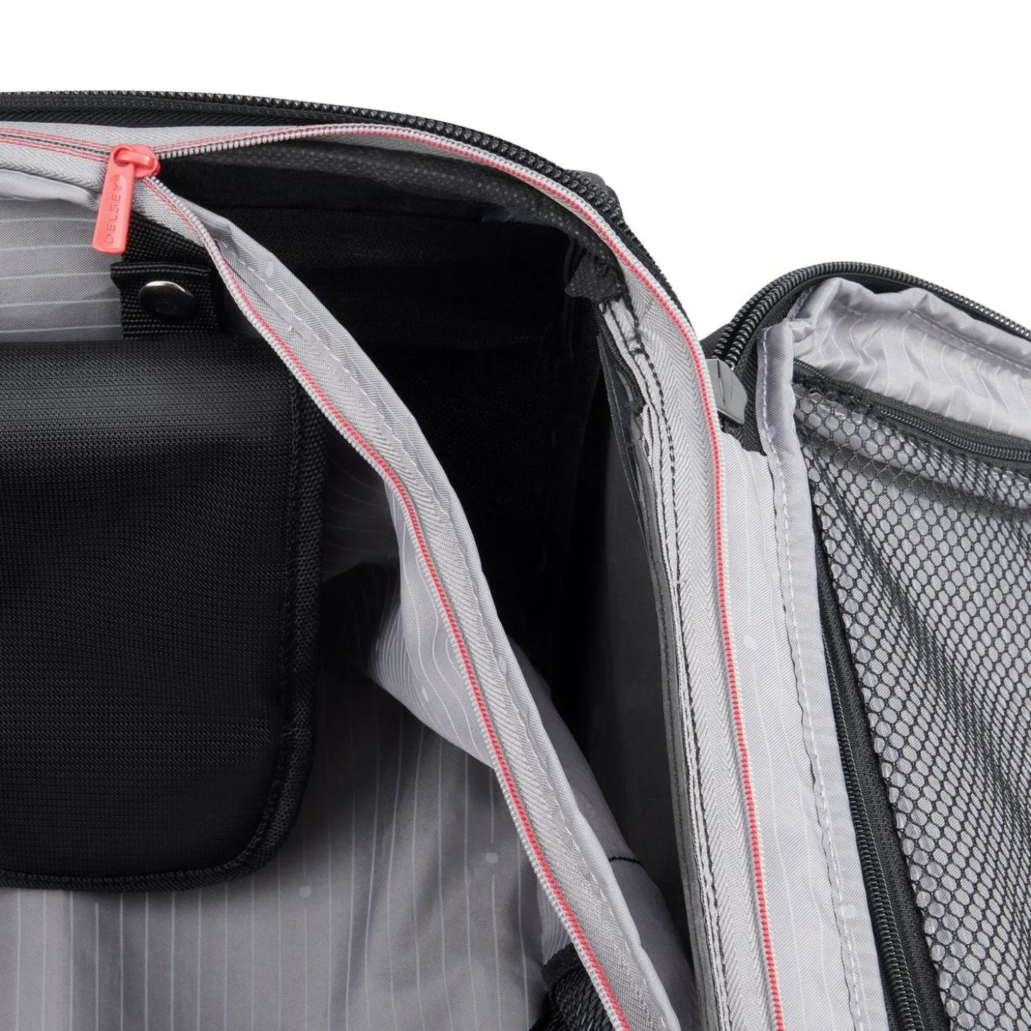 Delsey Helium DLX 25" Expandable Spinner Upright