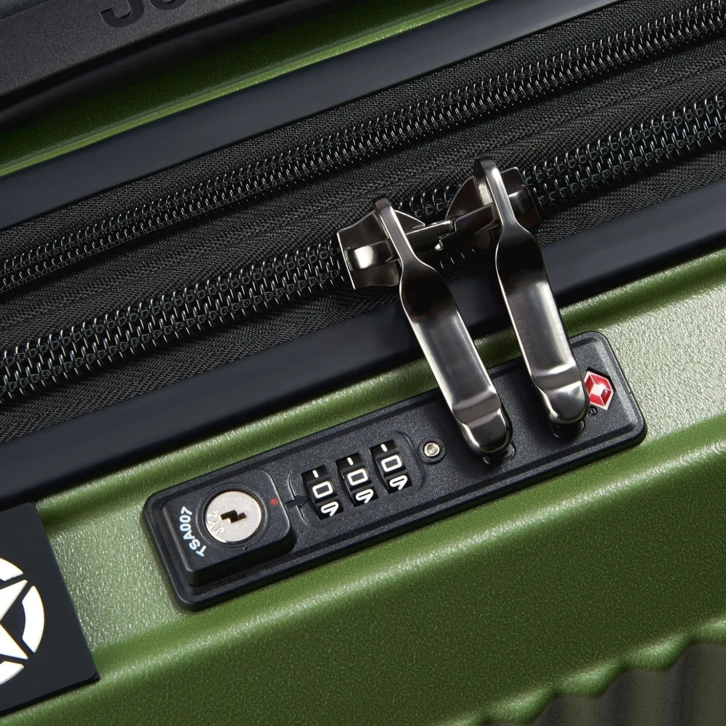 Delsey Jeep JH001A 21" Spinner Carry-On
