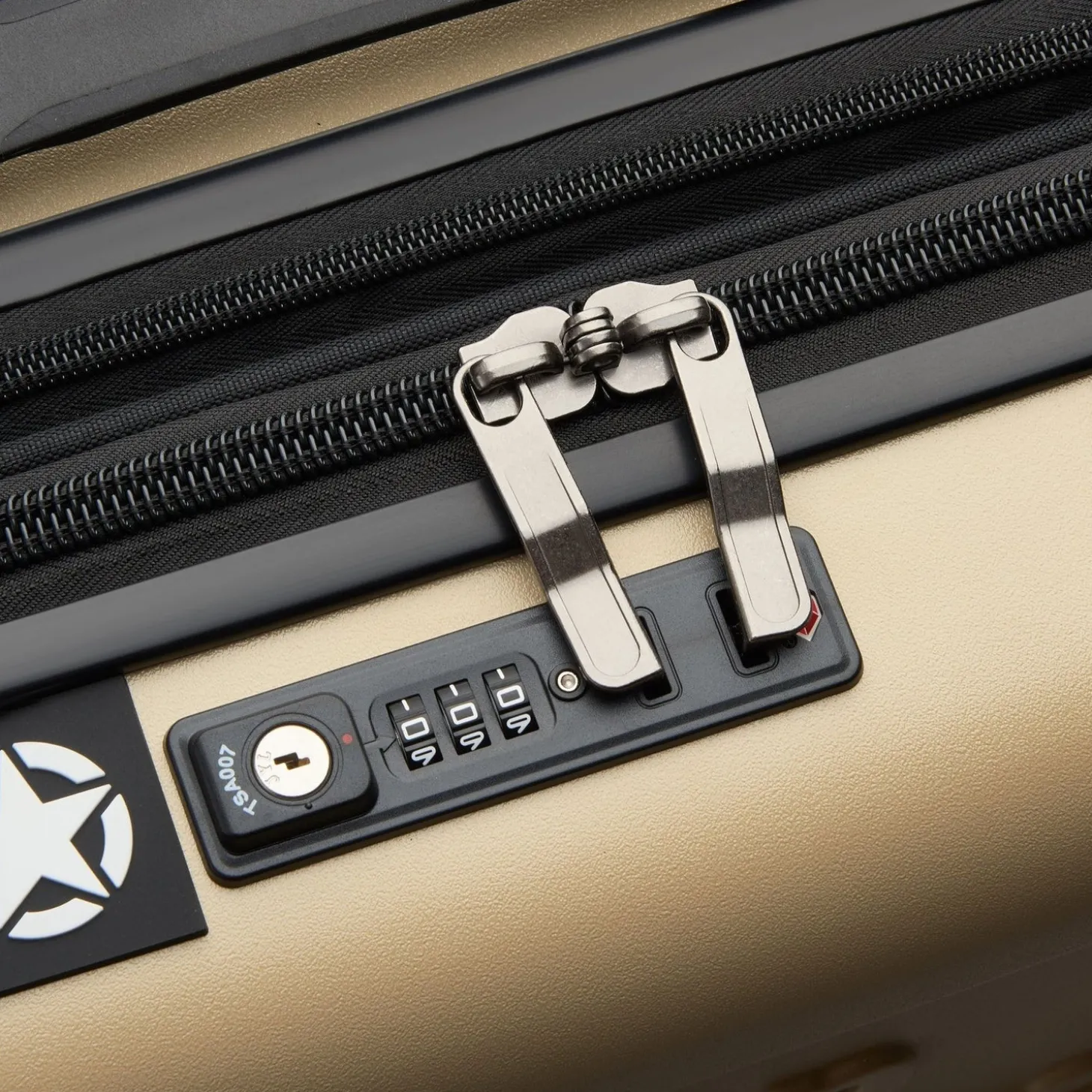 Delsey Jeep JH002B 20" Spinner Carry-On