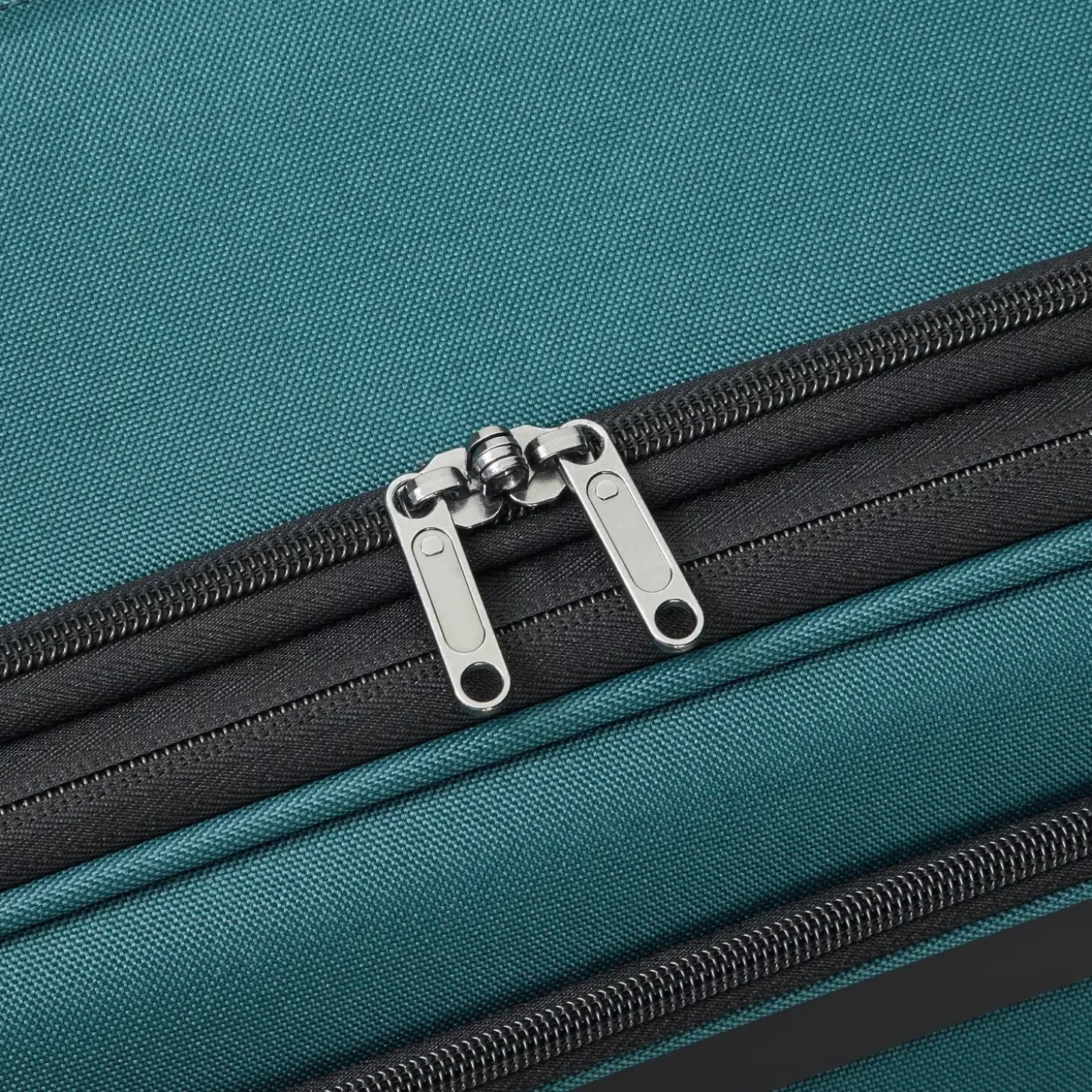 Delsey Sky Max 3.0 Expandable 31" Spinner