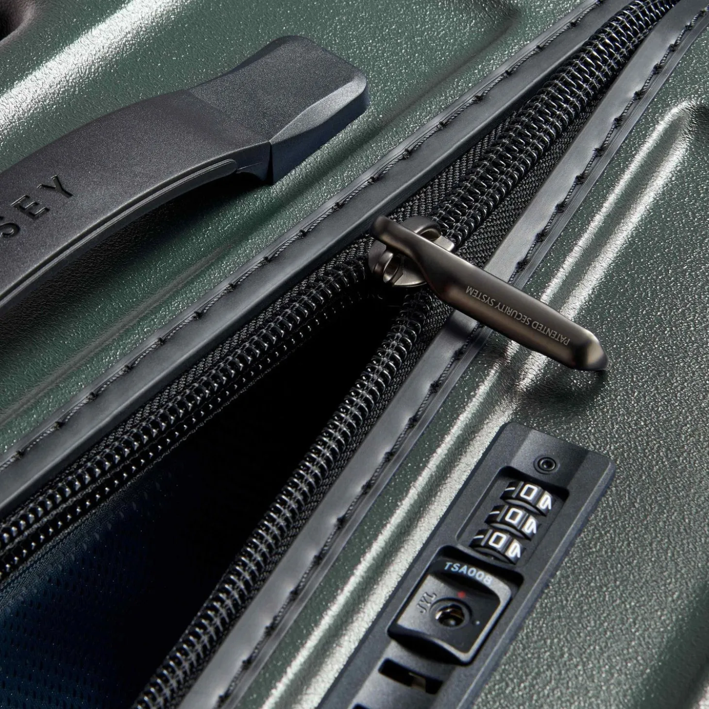Delsey Turenne 2.0 27" Spinner
