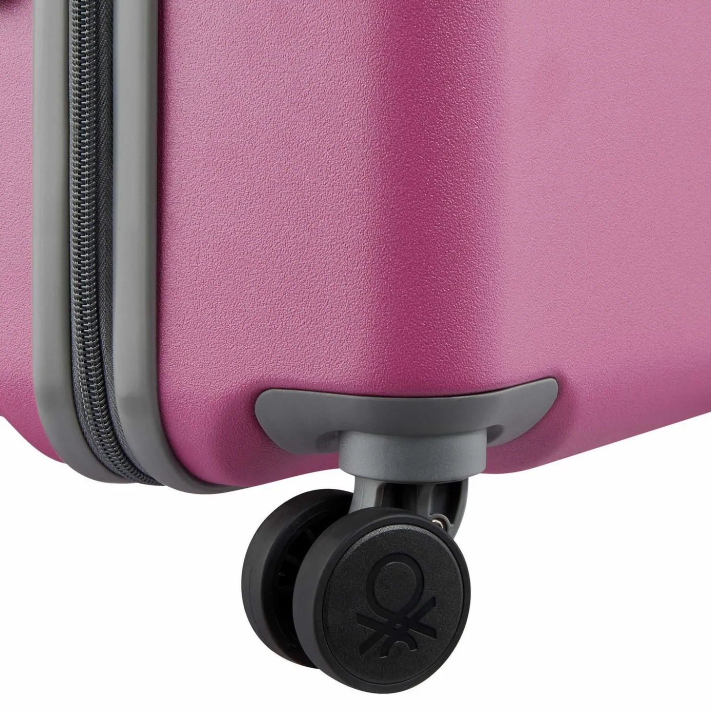 Delsey UCB 19" Spinner Carry-On