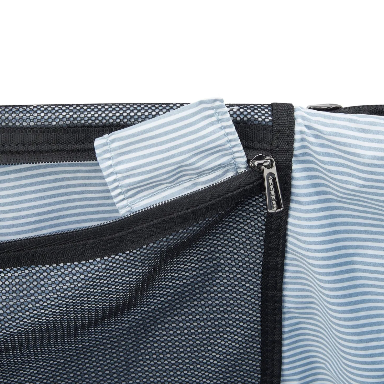 Delsey Wagram Expandable 26" Trunk Spinner