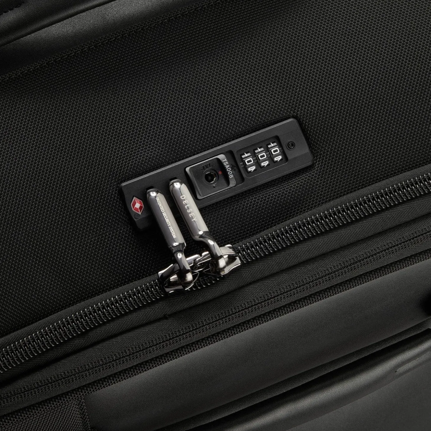 Delsey Wagram Expandable 26" Trunk Spinner