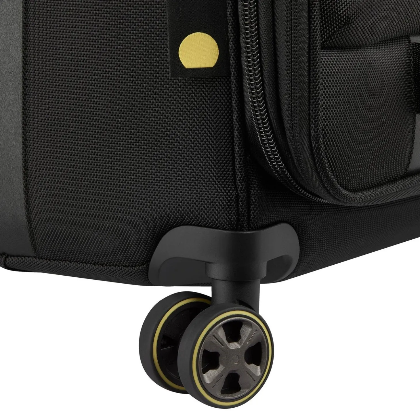 Delsey Wagram Expandable 26" Trunk Spinner