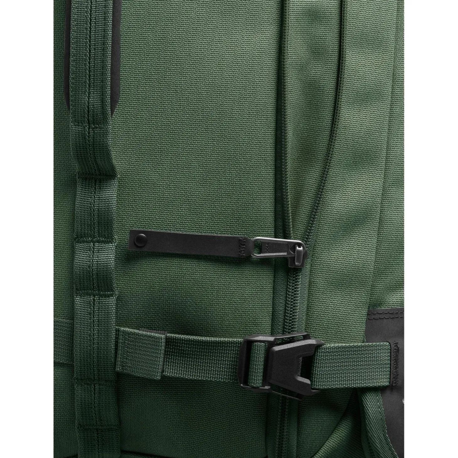 Eagle Creek Gear Warrior XE 4-Wheeled Carry-On