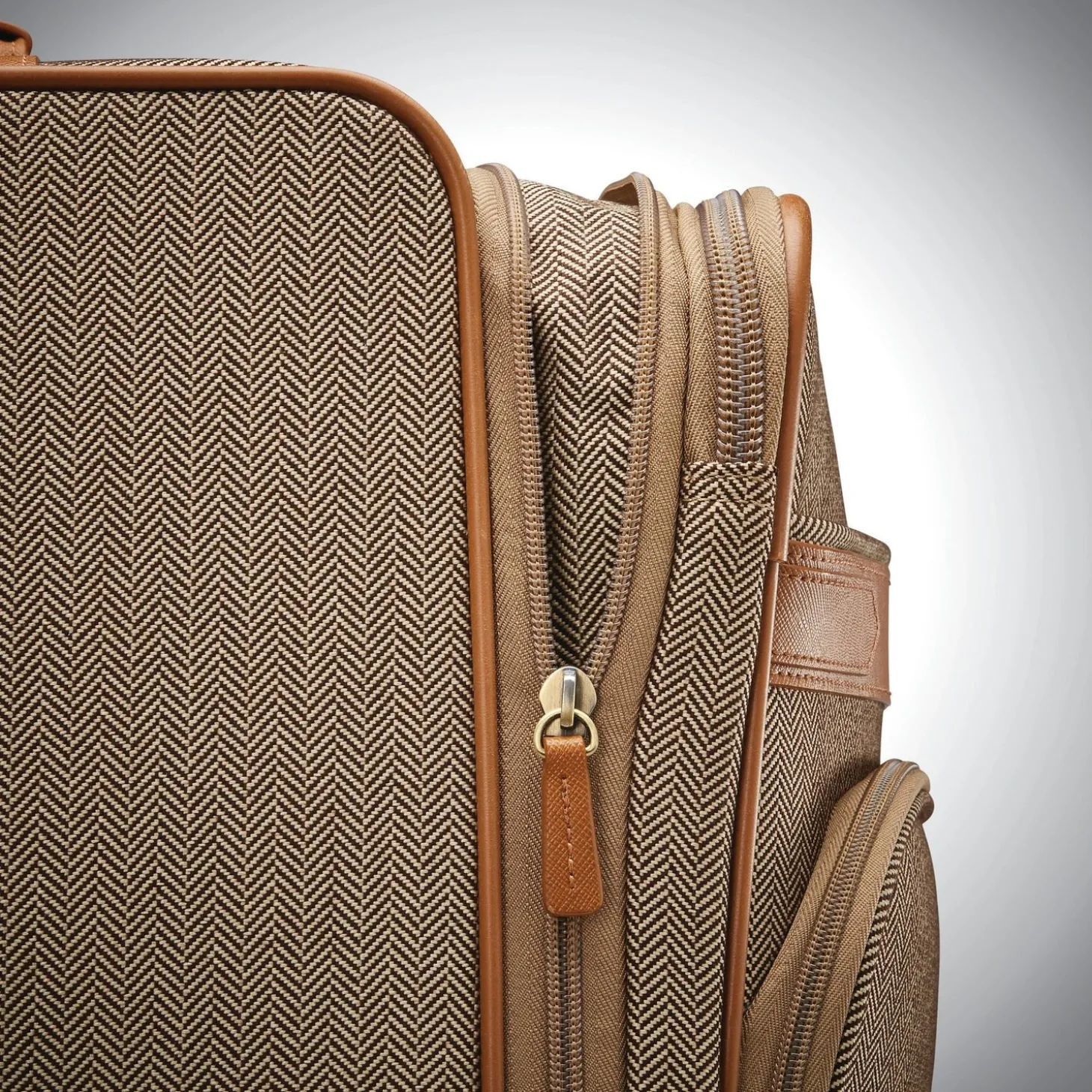 Hartmann Herringbone Deluxe Medium Journey Expandable Spinner