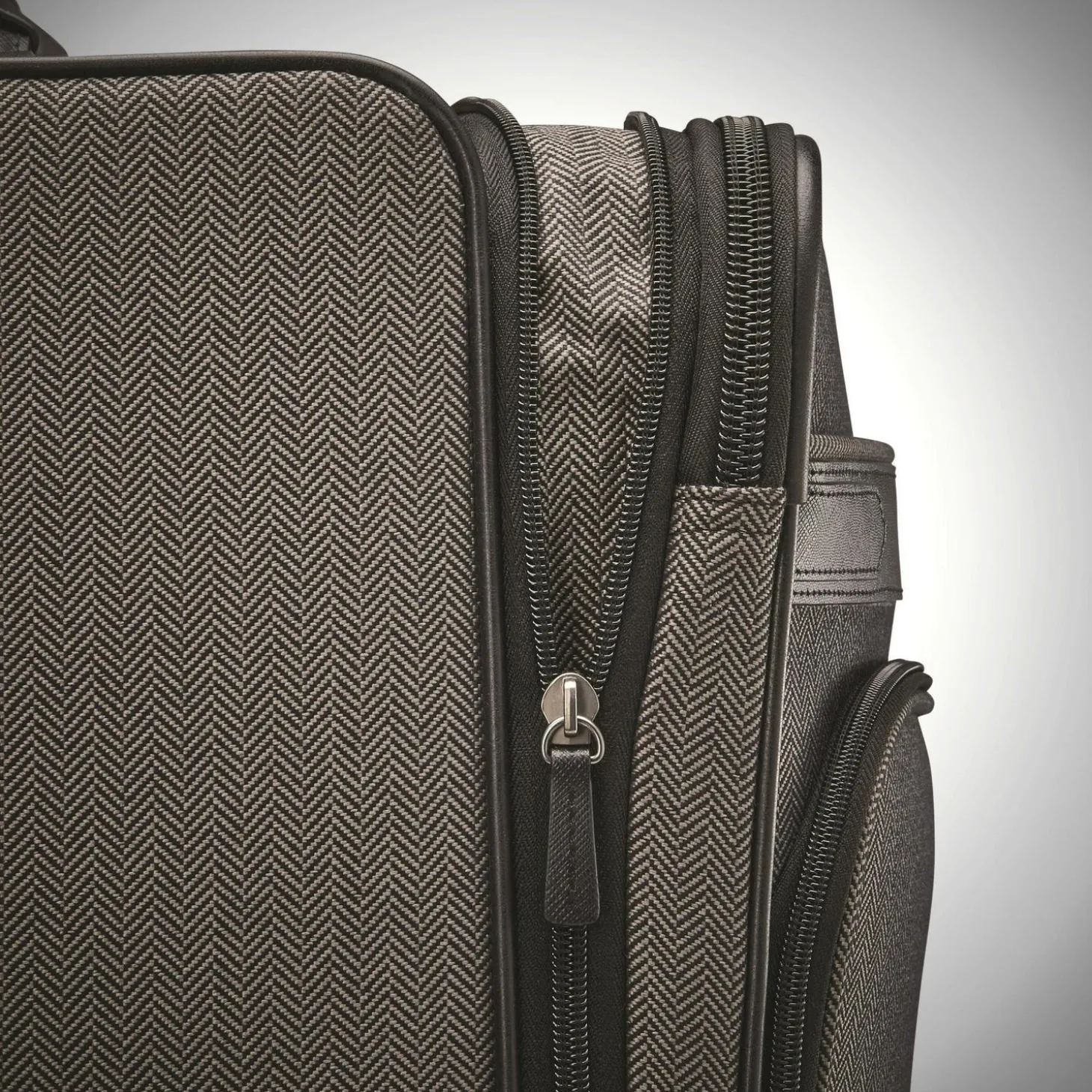 Hartmann Herringbone Deluxe Domestic Carry On Expandable Spinner