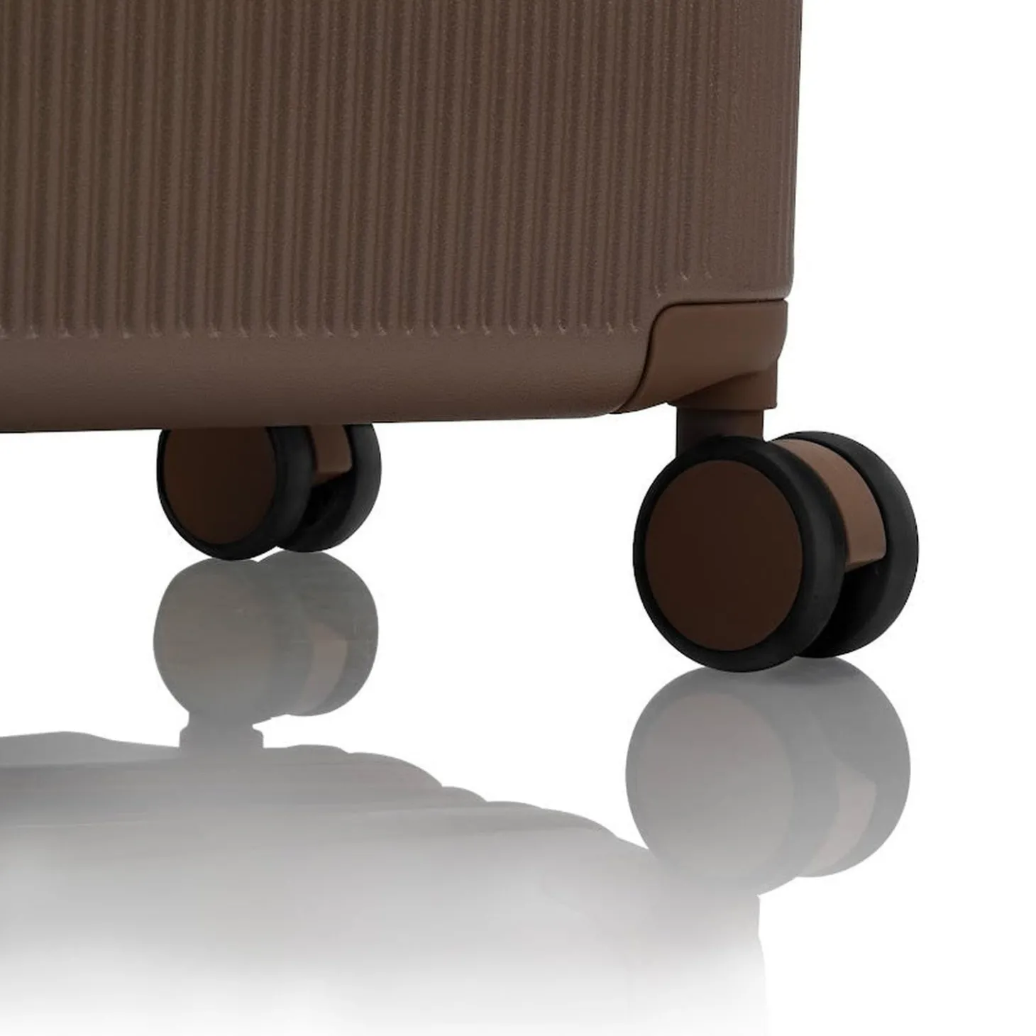 Heys Earth Tones 30" Trunk Spinner