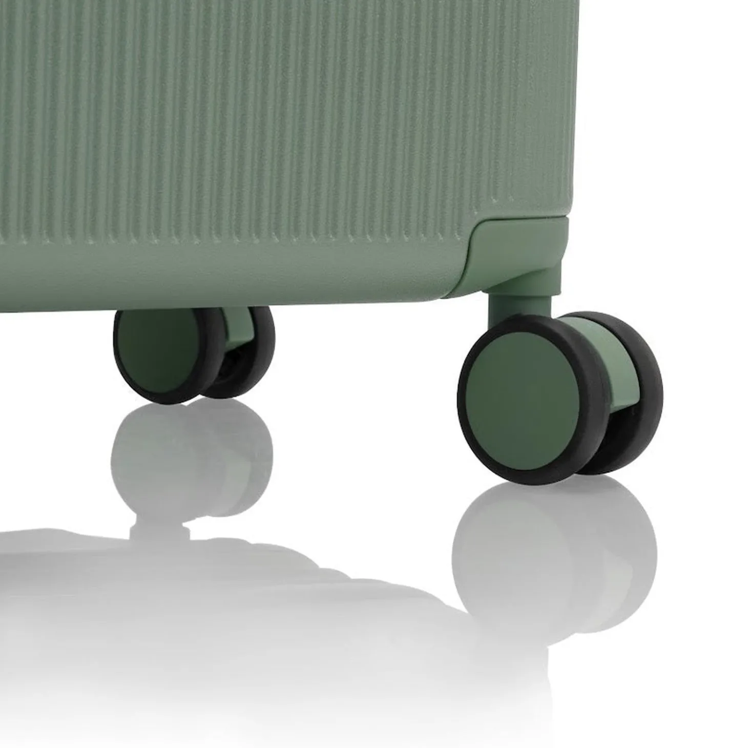 Heys Earth Tones 30" Trunk Spinner