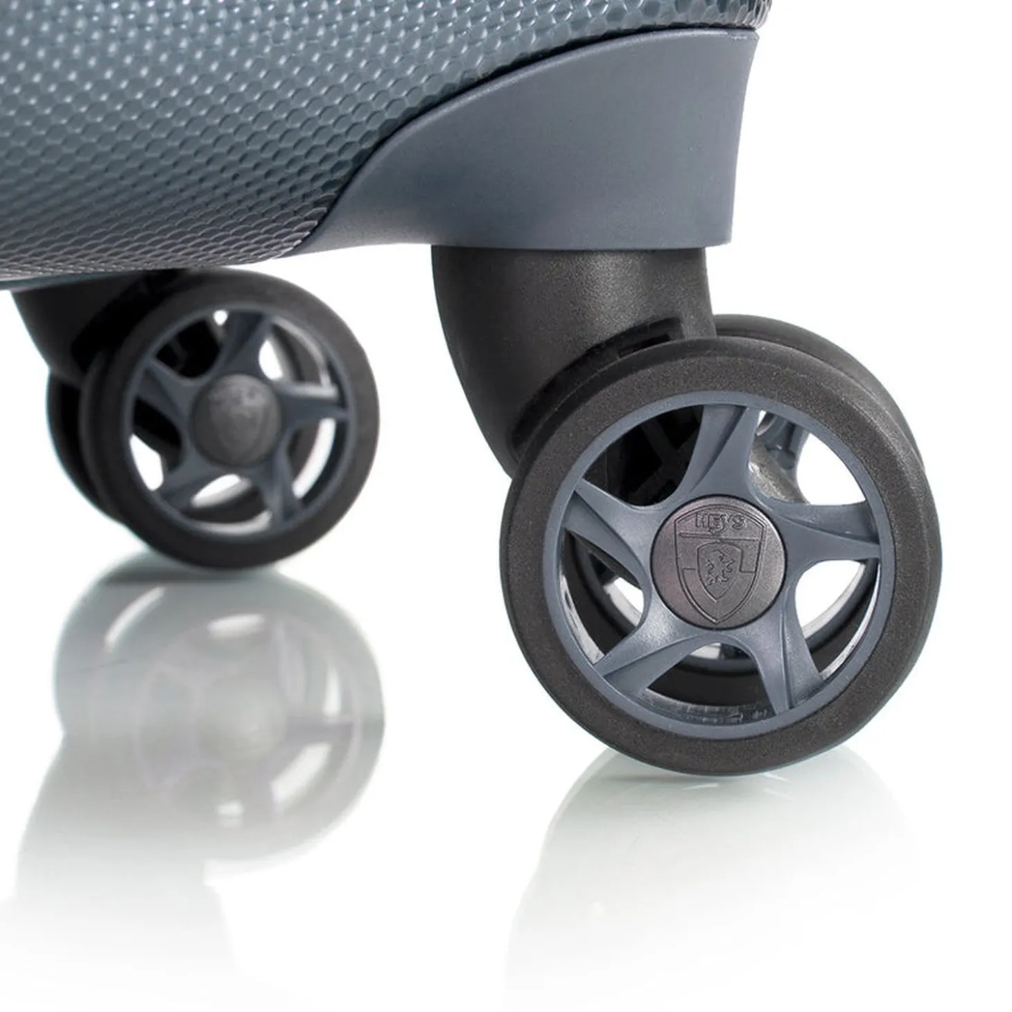 Heys Vantage - Smart Access 30" Spinner