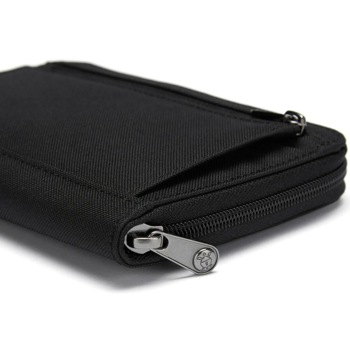 Pacsafe RFIDsafe Compact Travel Organizer