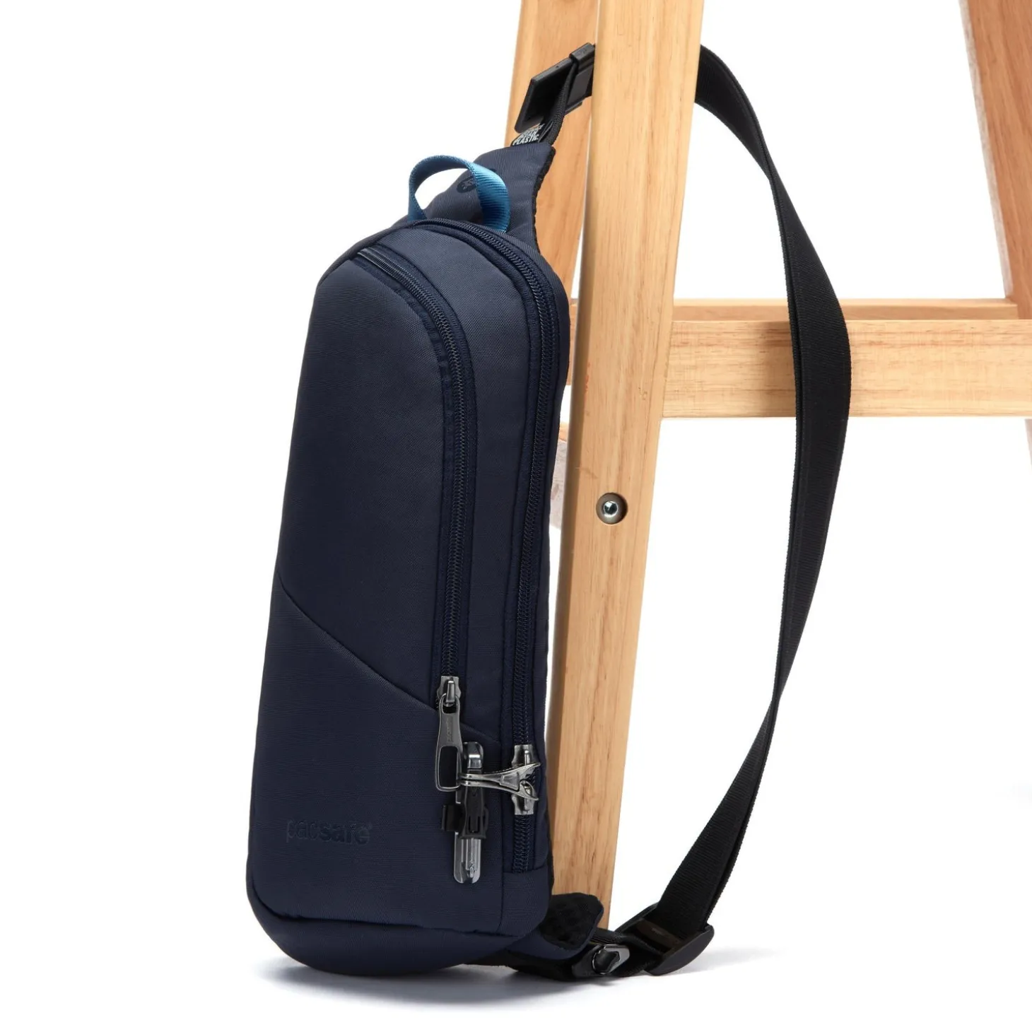 Pacsafe V Action Sling
