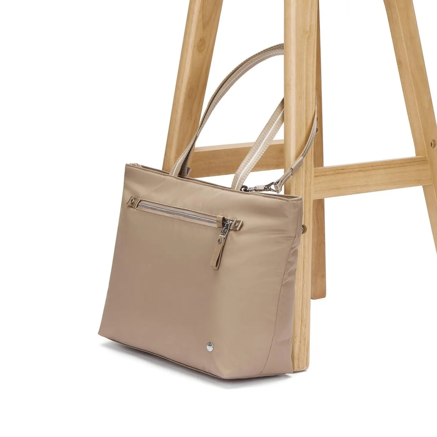 Pacsafe W Carryall Tote