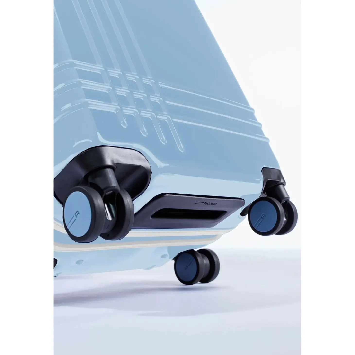 Roam Luggage Hardside Carry-On Spinner