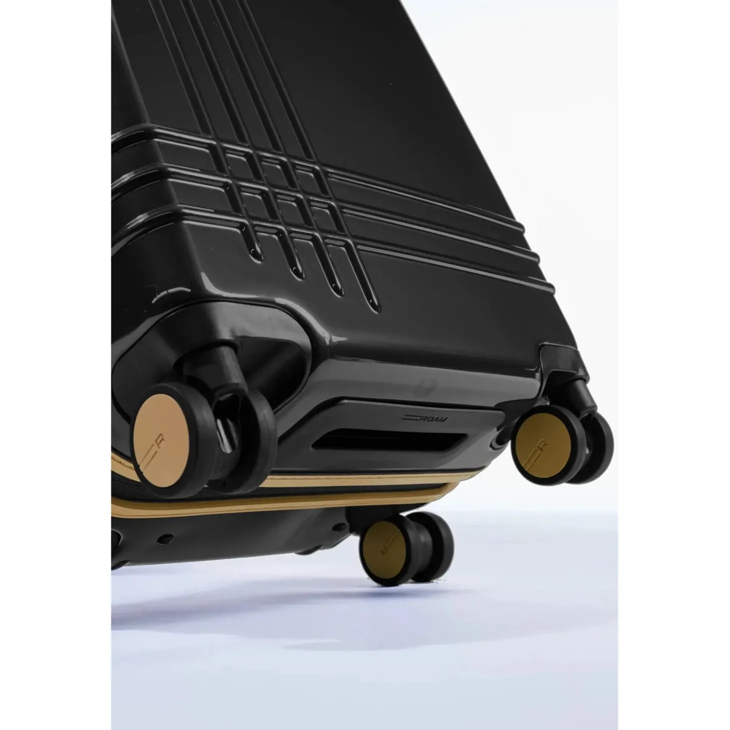 Roam Luggage Hardside Carry-On Spinner