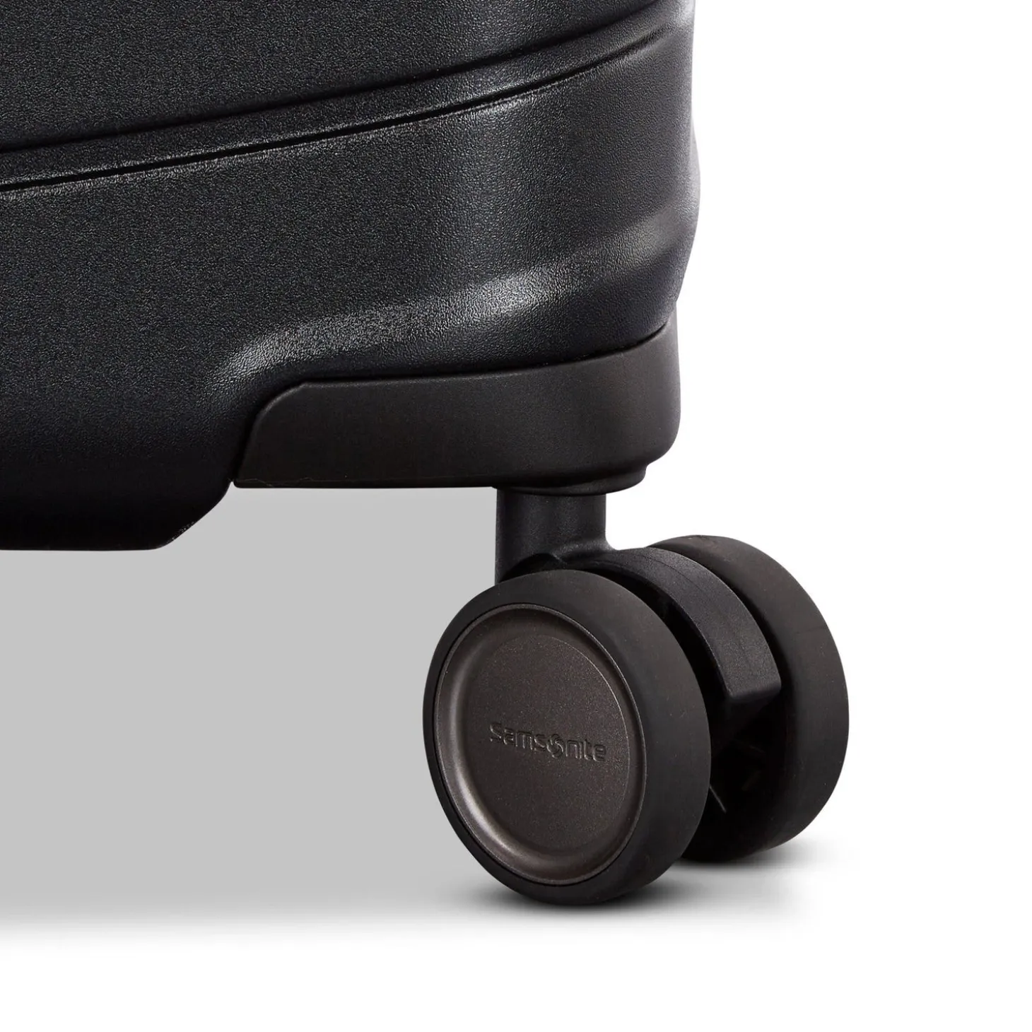 Samsonite Framelock Max Carry-On Spinner
