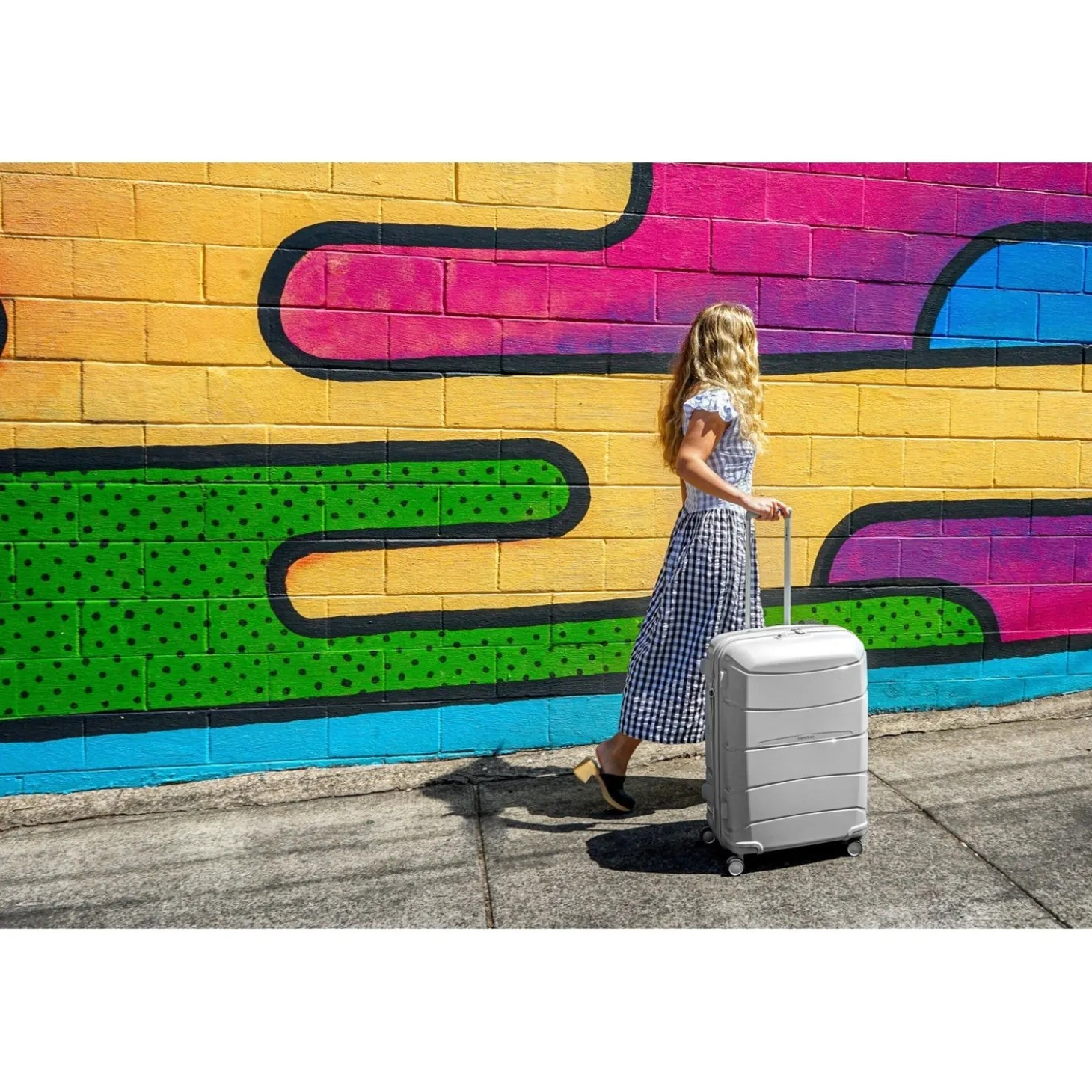 Samsonite Outline Pro Medium Spinner