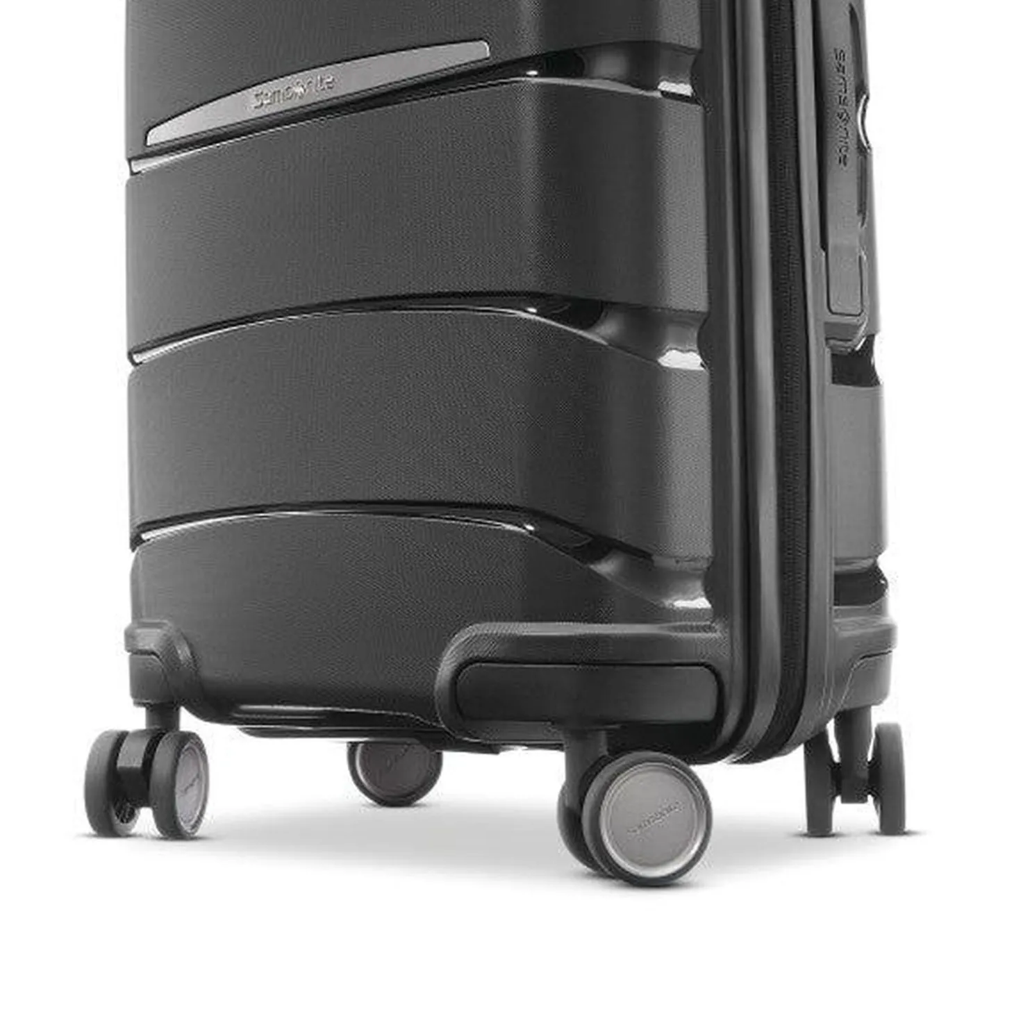 Samsonite Outline Pro 22x14x9 Global Carry-On Spinner