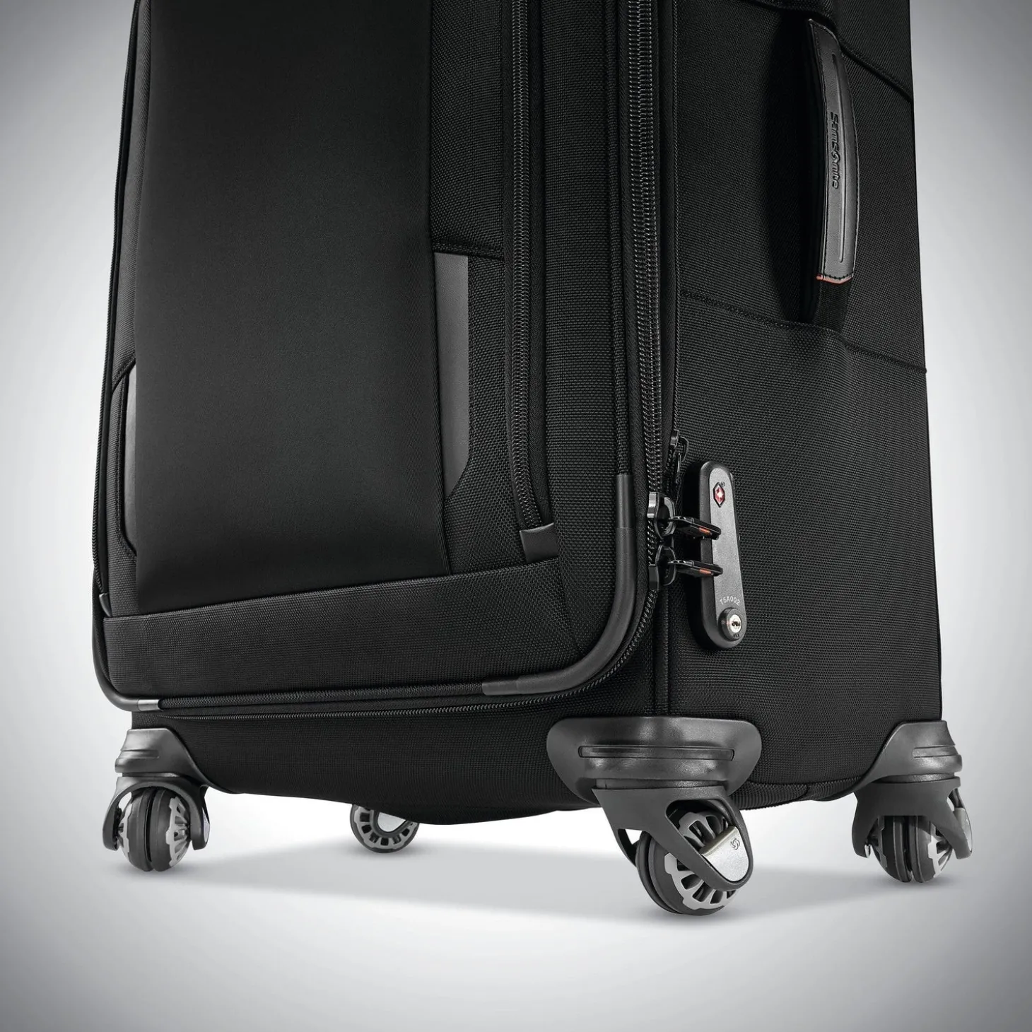 Samsonite Pro Medium Expandable Spinner