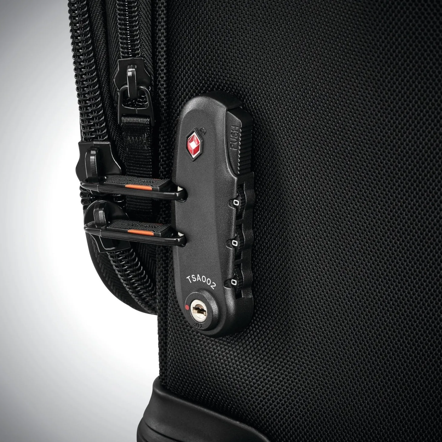 Samsonite Pro Medium Expandable Spinner