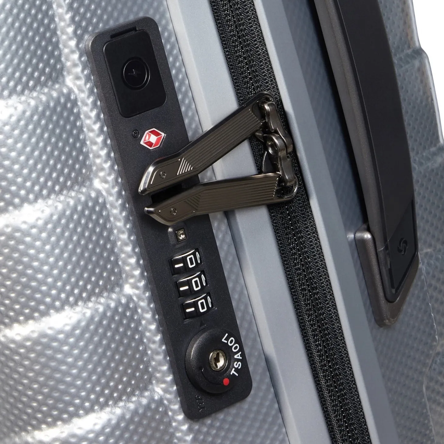 Samsonite Proxis Global Carry-On Spinner