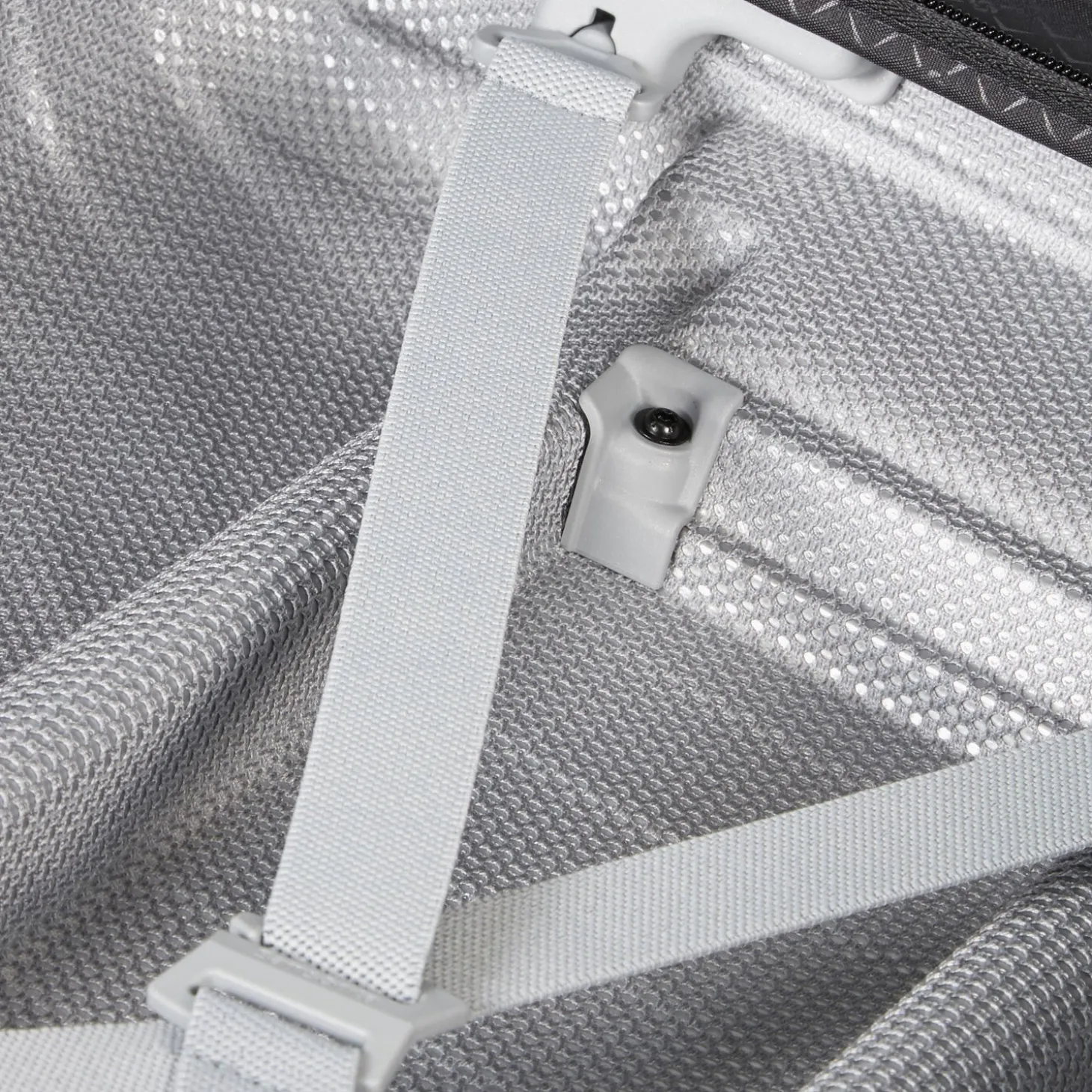Samsonite Proxis Global Carry-On Spinner