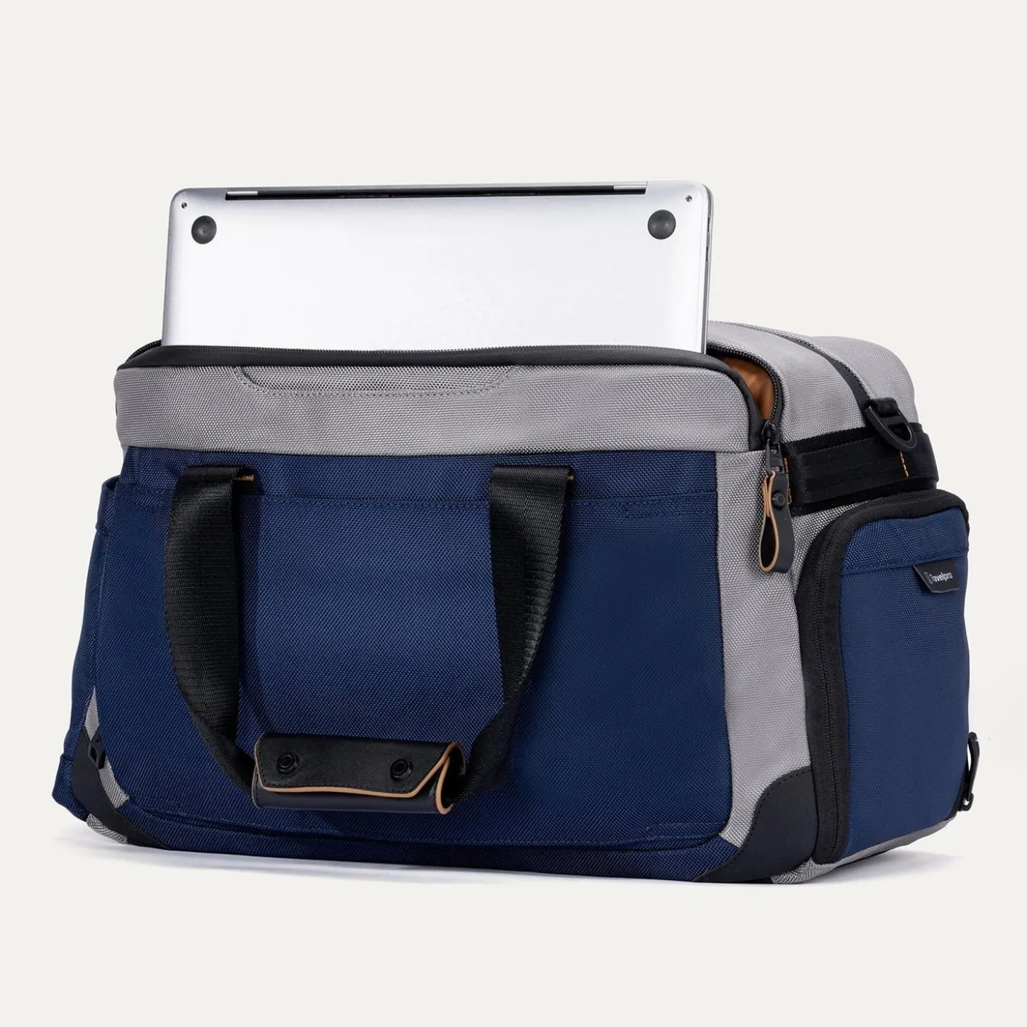 Travelpro Altitude Day-to-Day Duffel