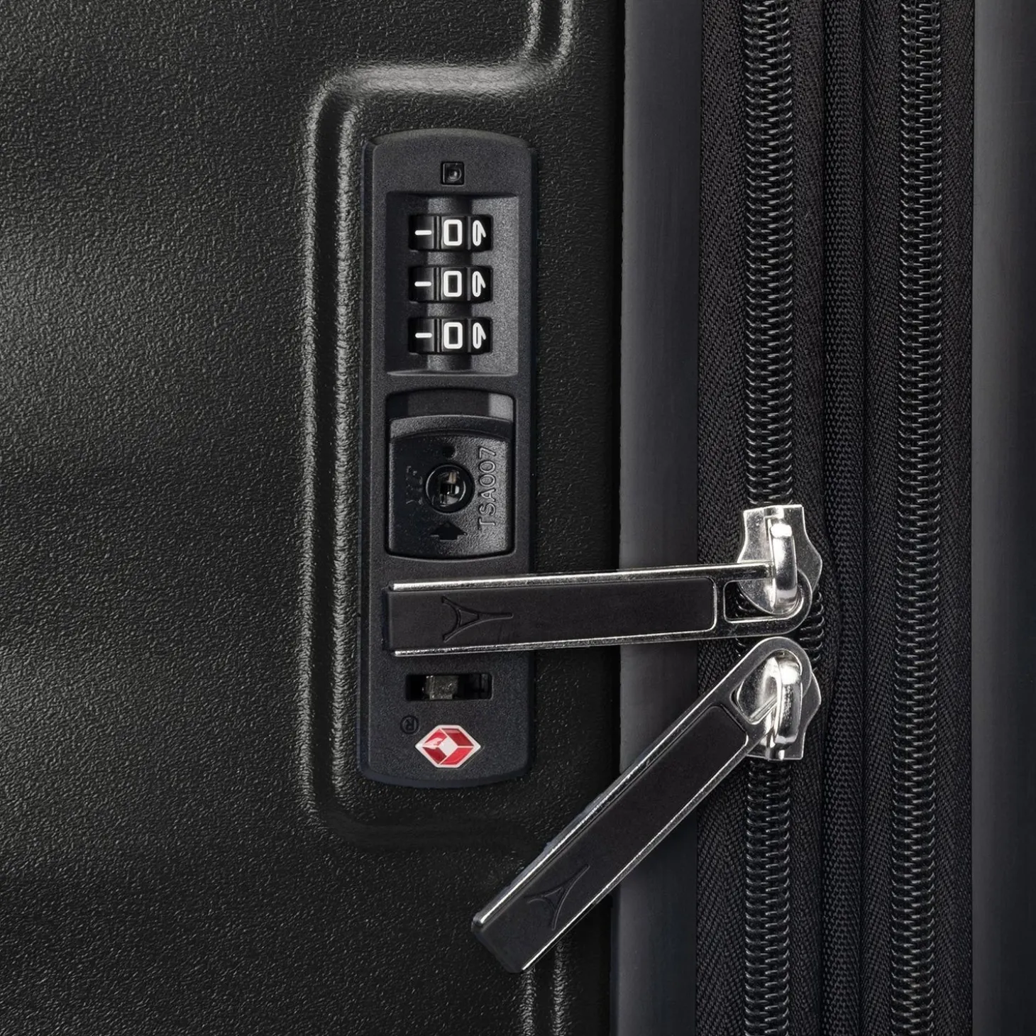 Travelpro Maxlite Air V2 Medium Check-in Expandable Spinner