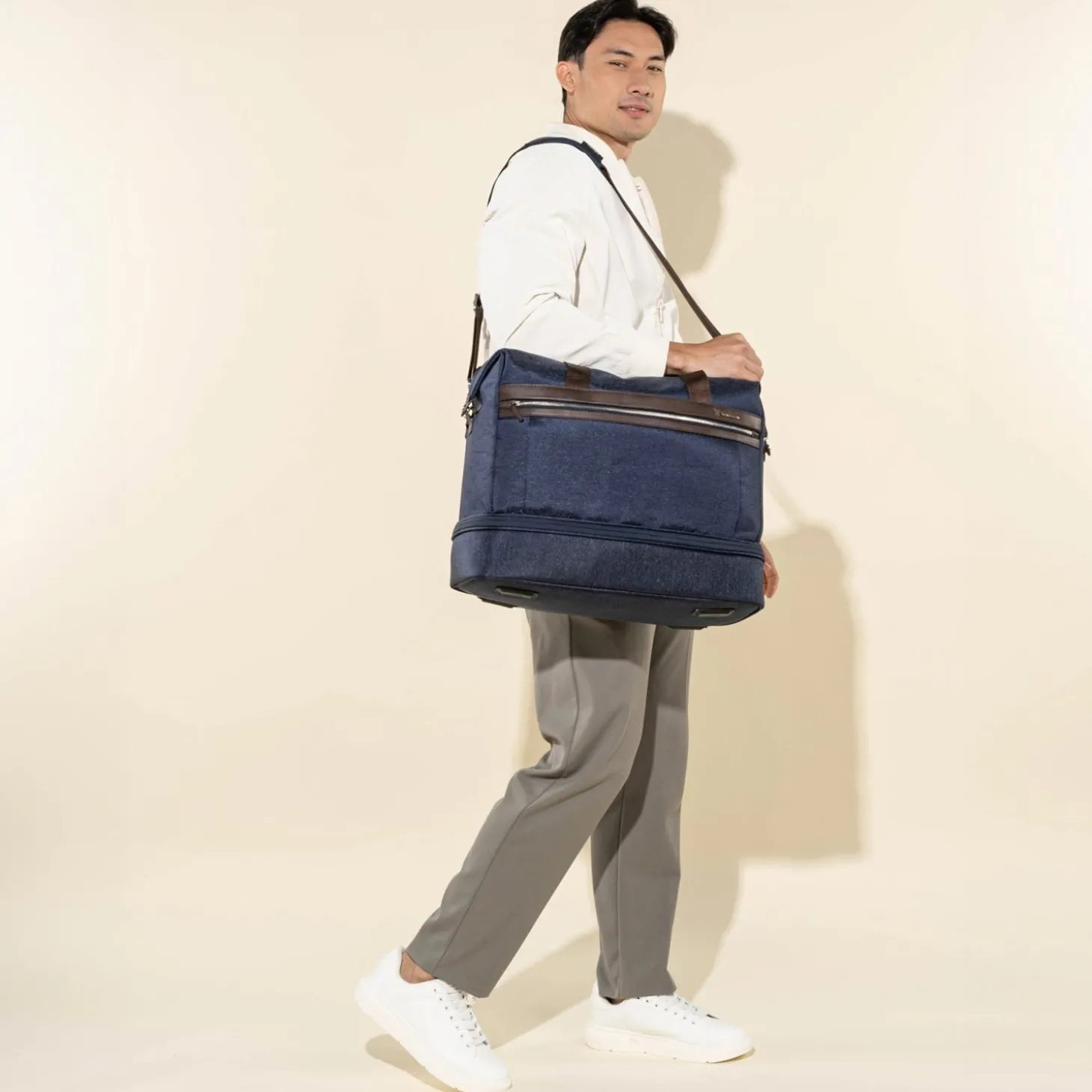 Travelpro Platinum Elite Drop-Bottom Weekender