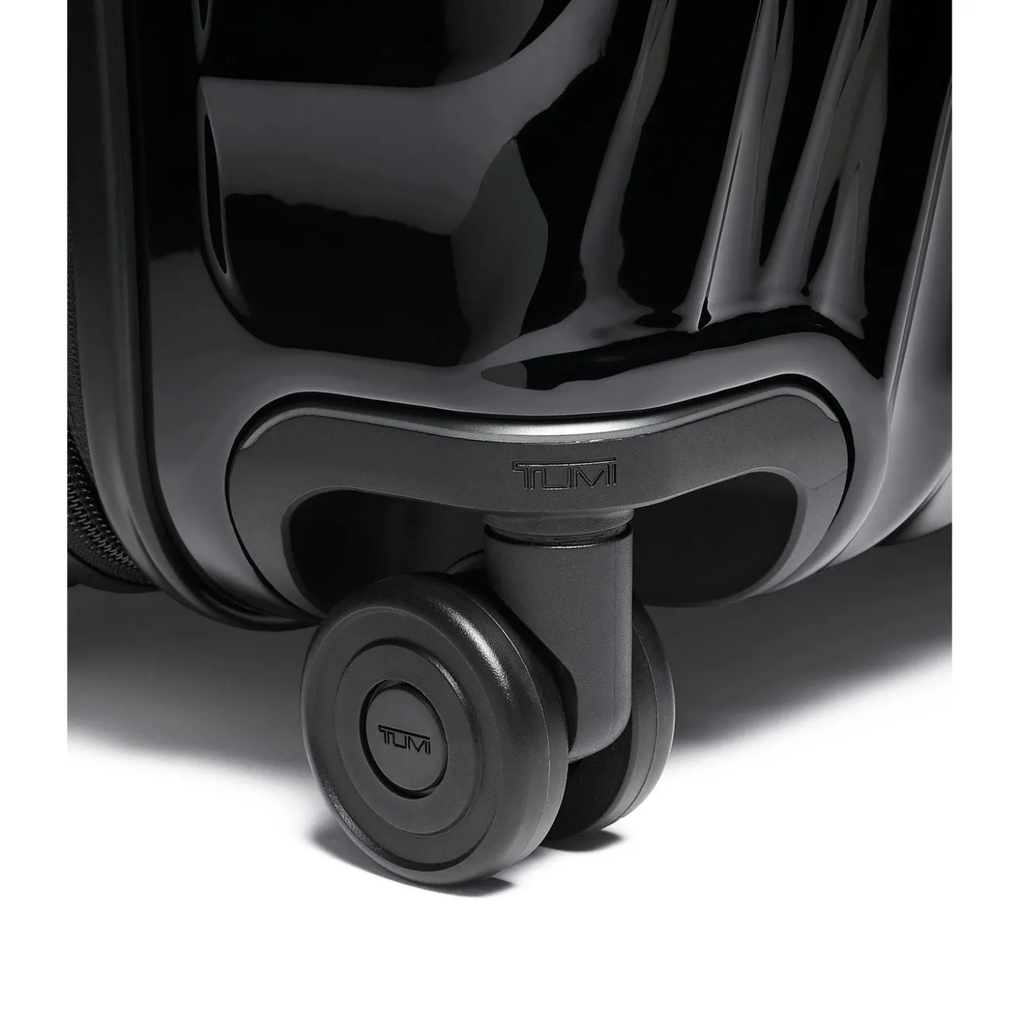 TUMI 19 Degree Extended Trip Expandable 4 Wheeled Packing Case