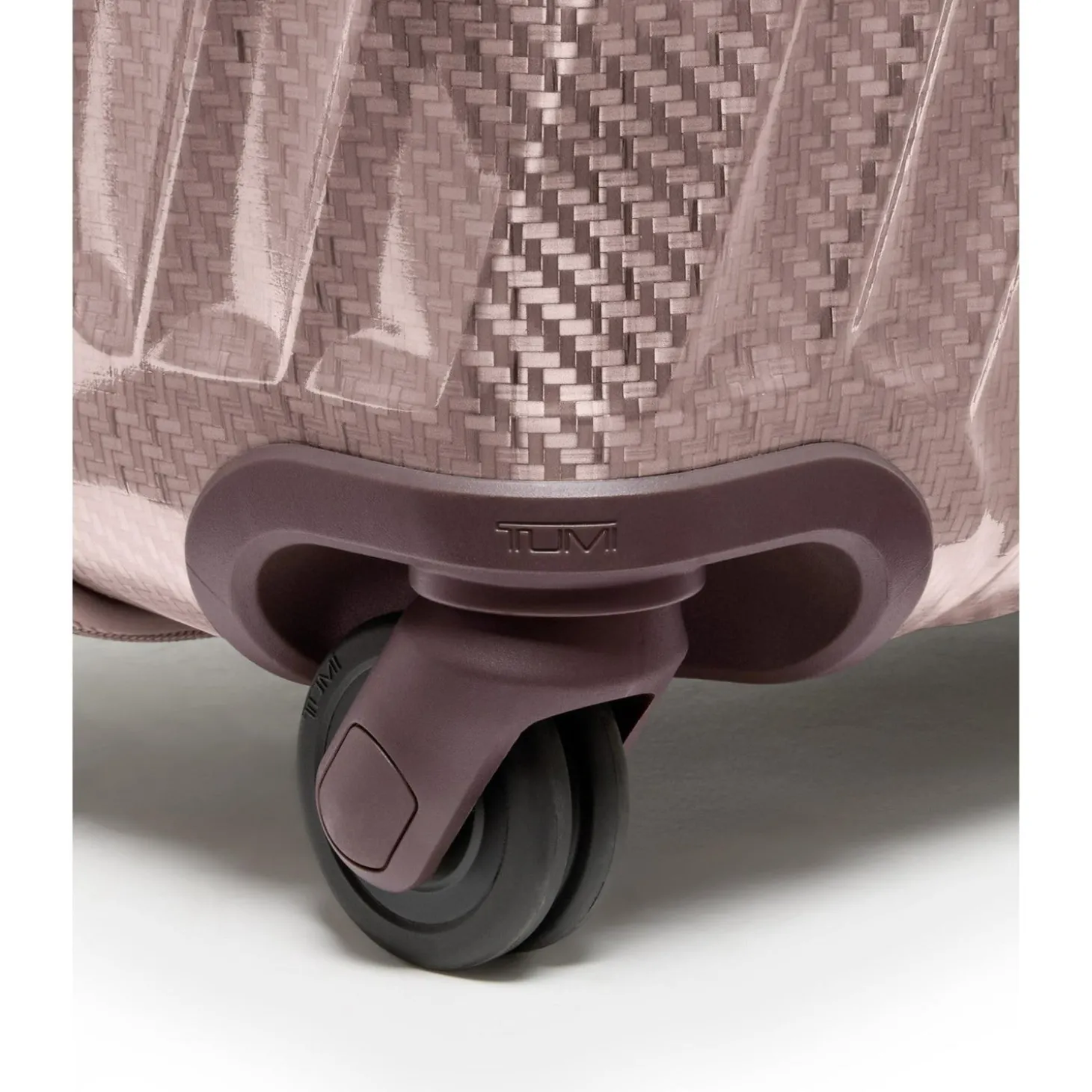 TUMI 19 Degree Lite Continental 4 Wheeled Carry-On