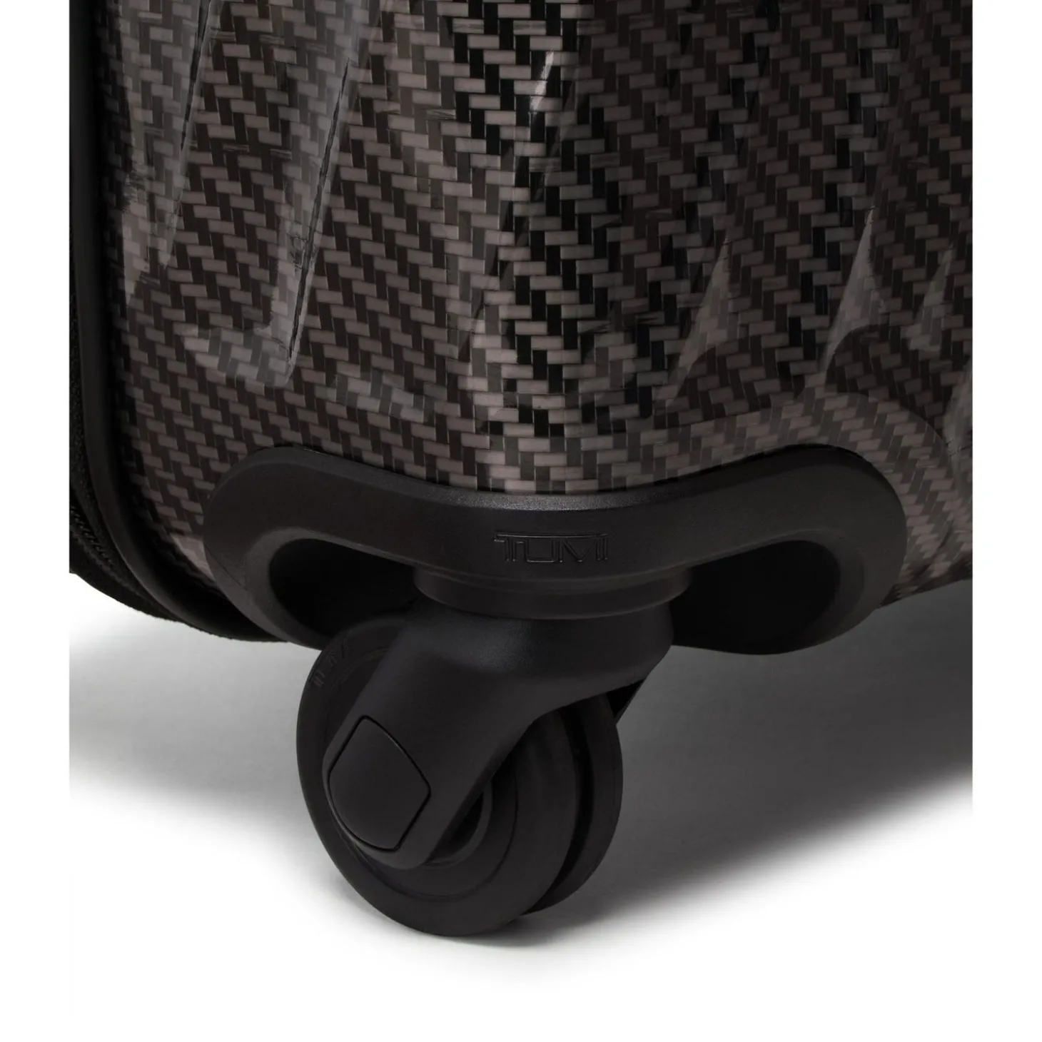 TUMI 19 Degree Lite Continental 4 Wheeled Carry-On