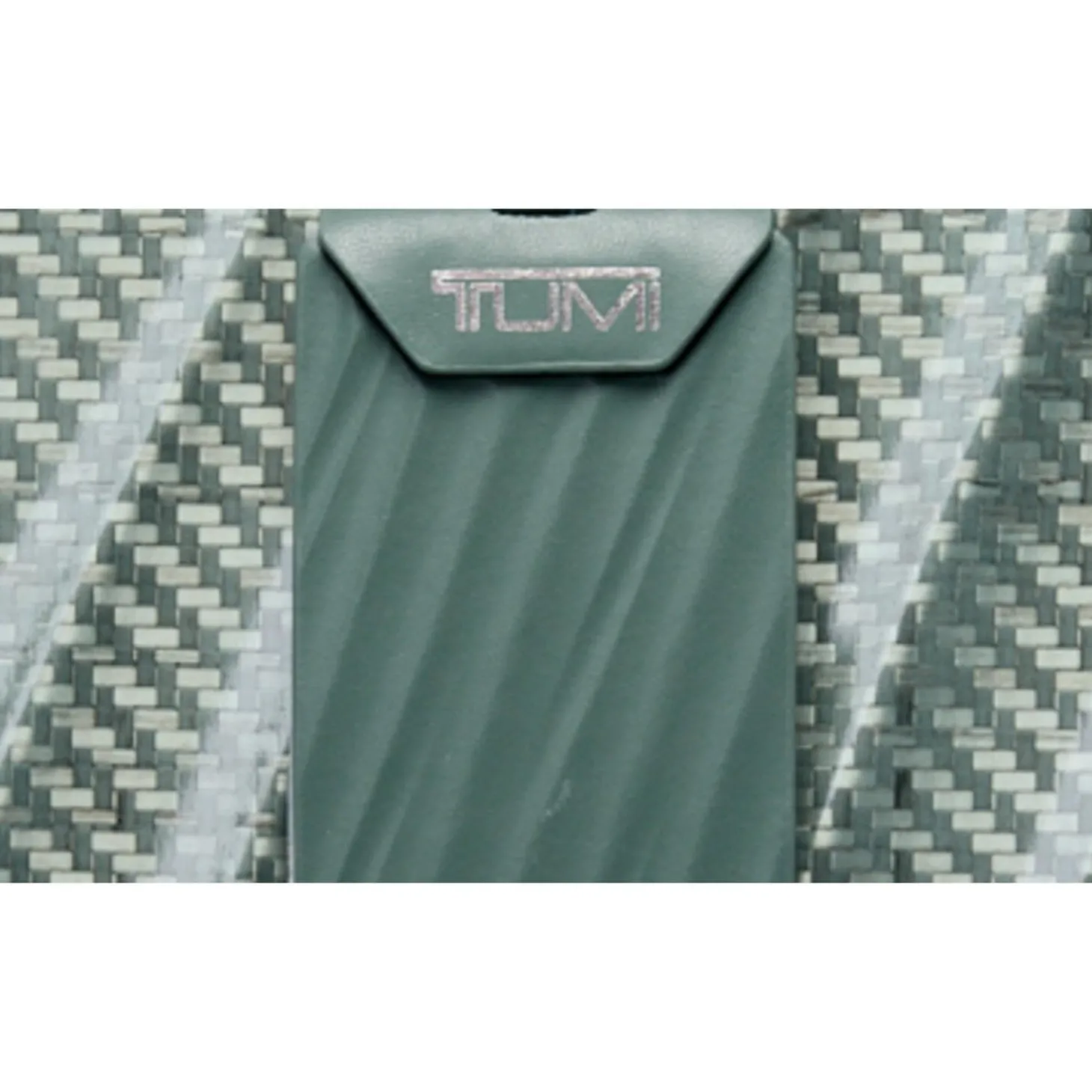 TUMI 19 Degree Lite International 4 Wheeled Carry-On